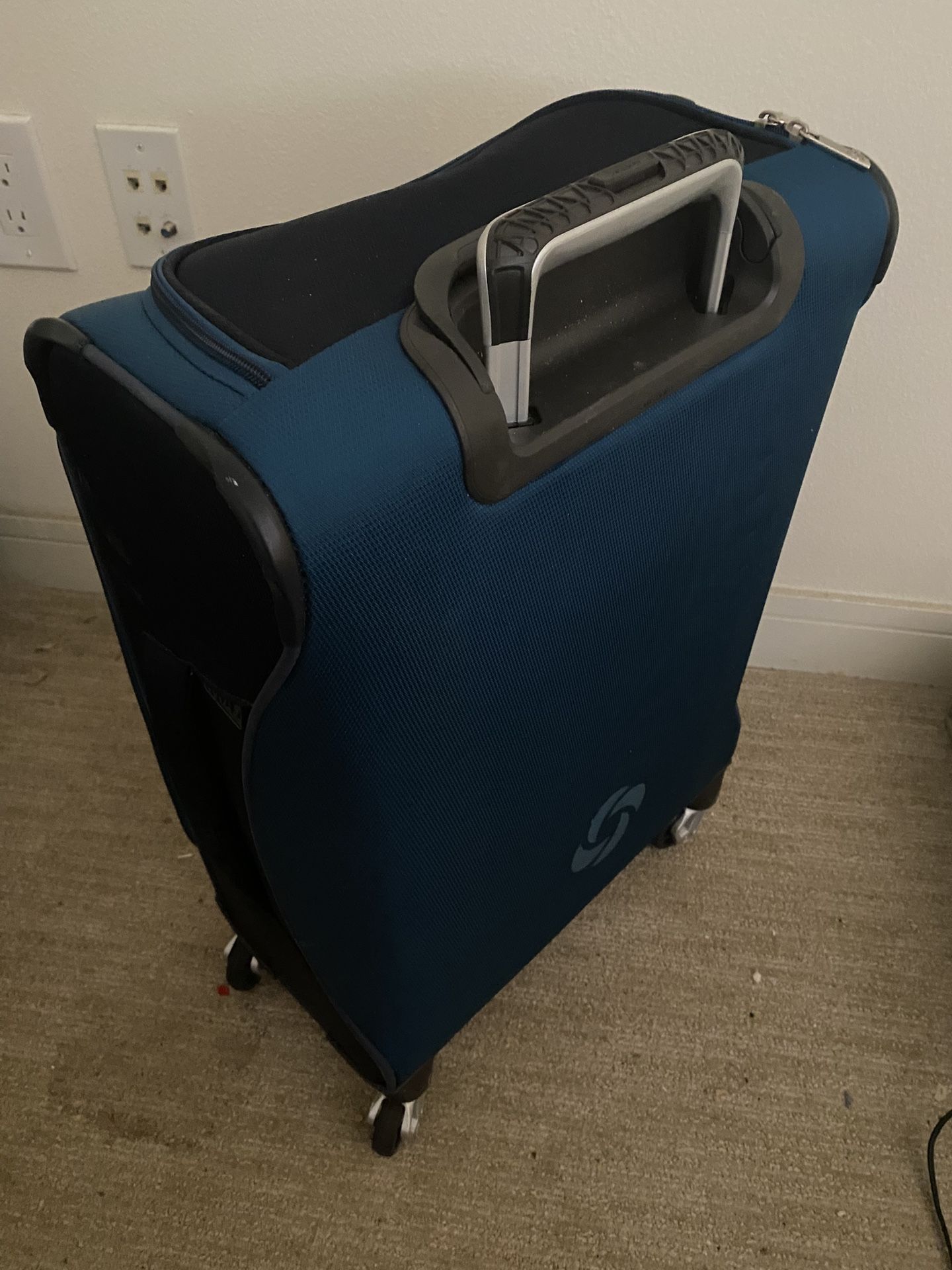 Samsonite Luggage 18x15x8 Inch Barely Used - Dark Blue