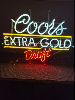 Coors extra gold draft neon