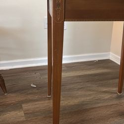 Drop Leaf Table With Removable legs.