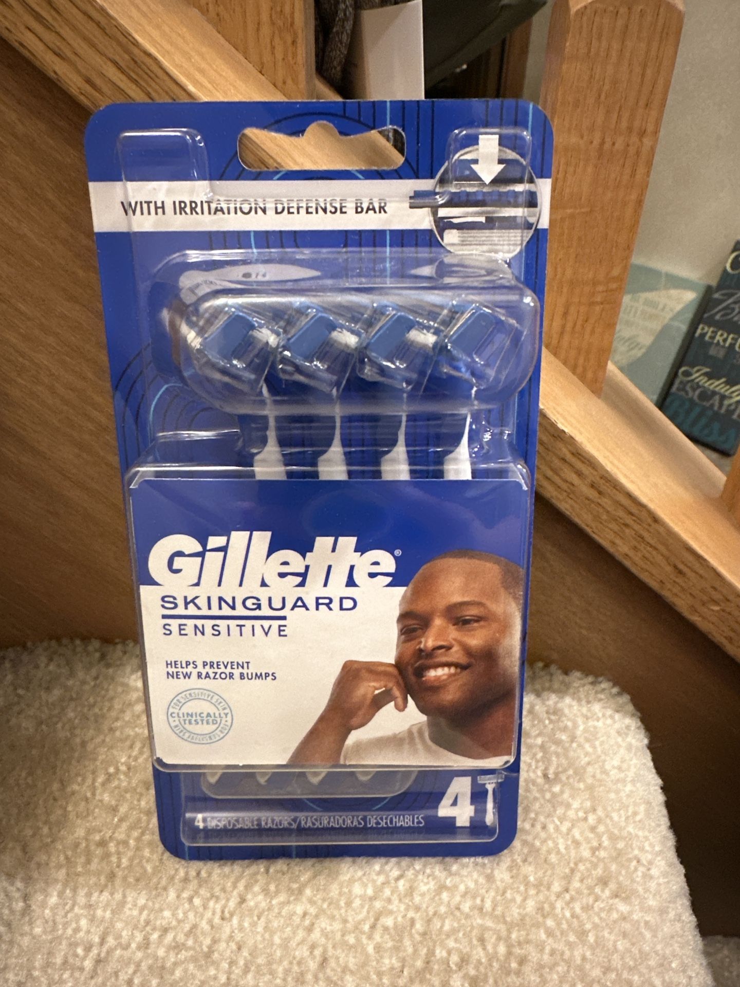 Gillette Skin Guard Sensitive Disposable Razors for Men, 4 Razors new $4