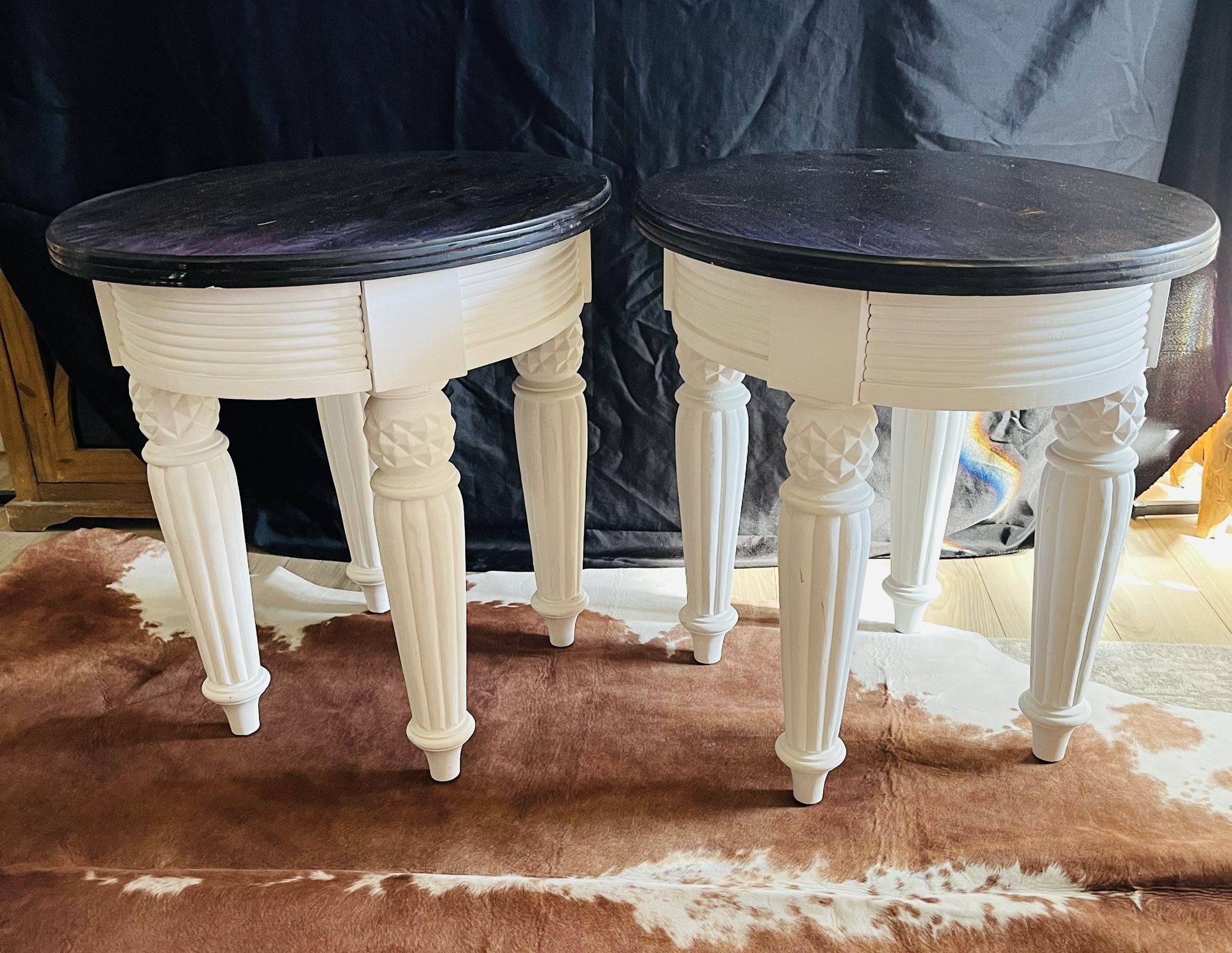 Set of wood end tables