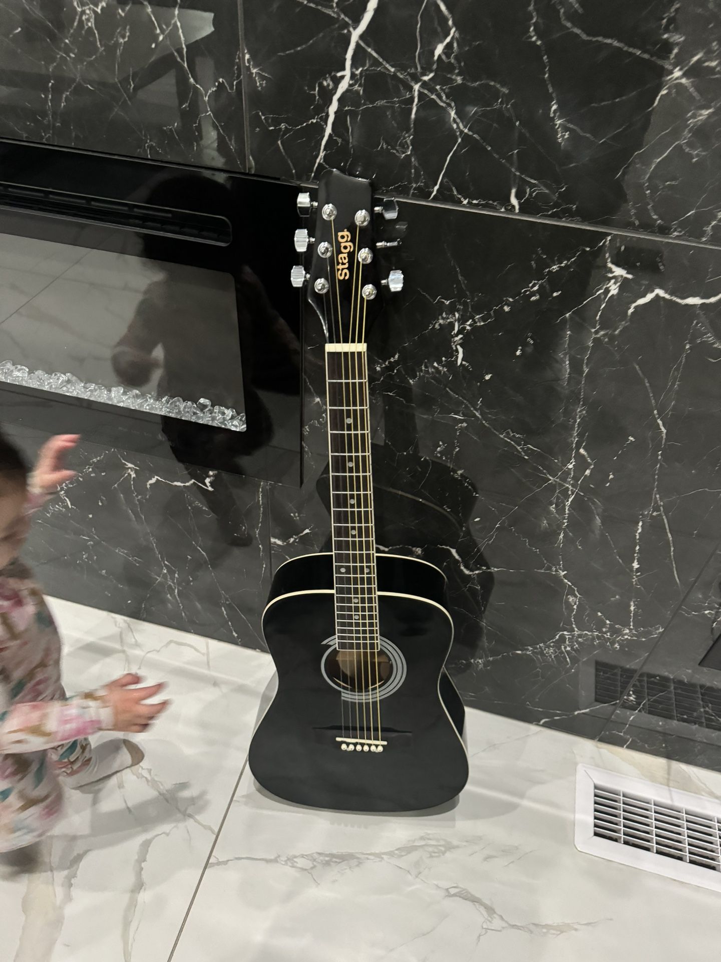 Acoustic Guitar 