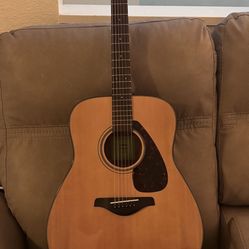 Yamaha Acoustic Guitar