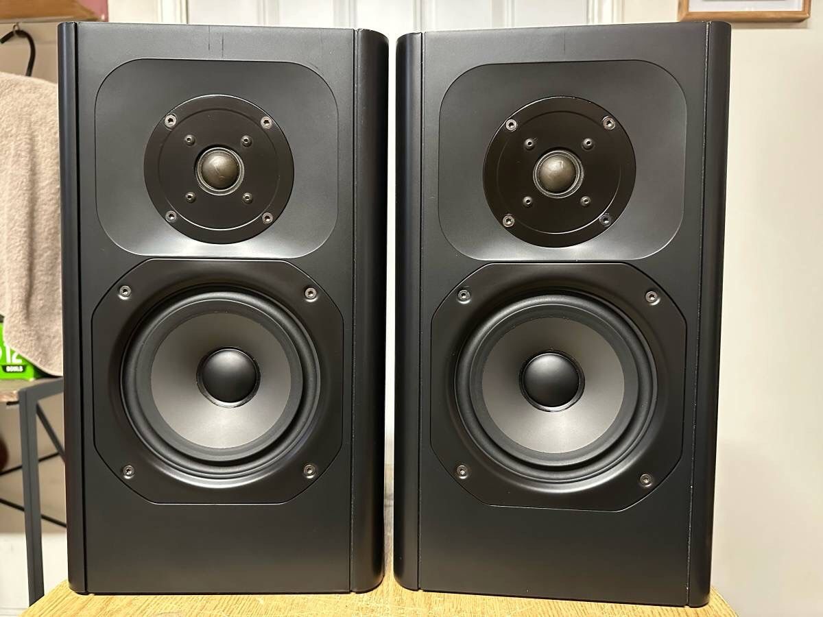 Jamo Stereo Speakers