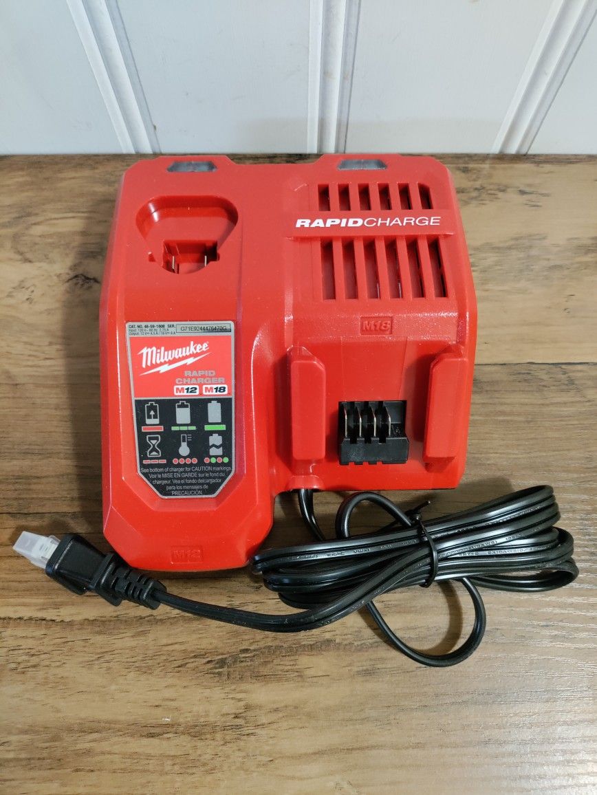 M12 and M18 Milwaukee Lithium-Ion Multi-Voltage Rapid Battery Charger