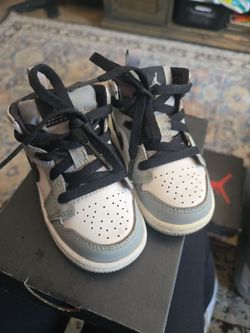 Jordan 1 mid 5c