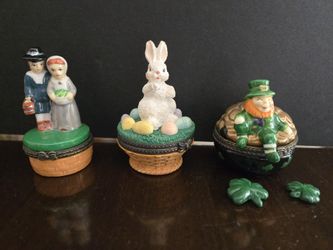 Trinket box hinged box