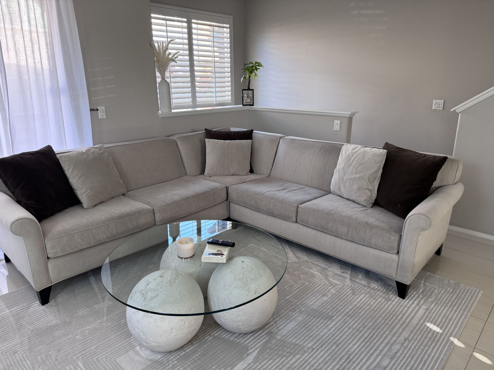 Sectional Couch/sofa