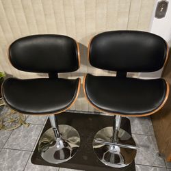 2 Bar Stools
