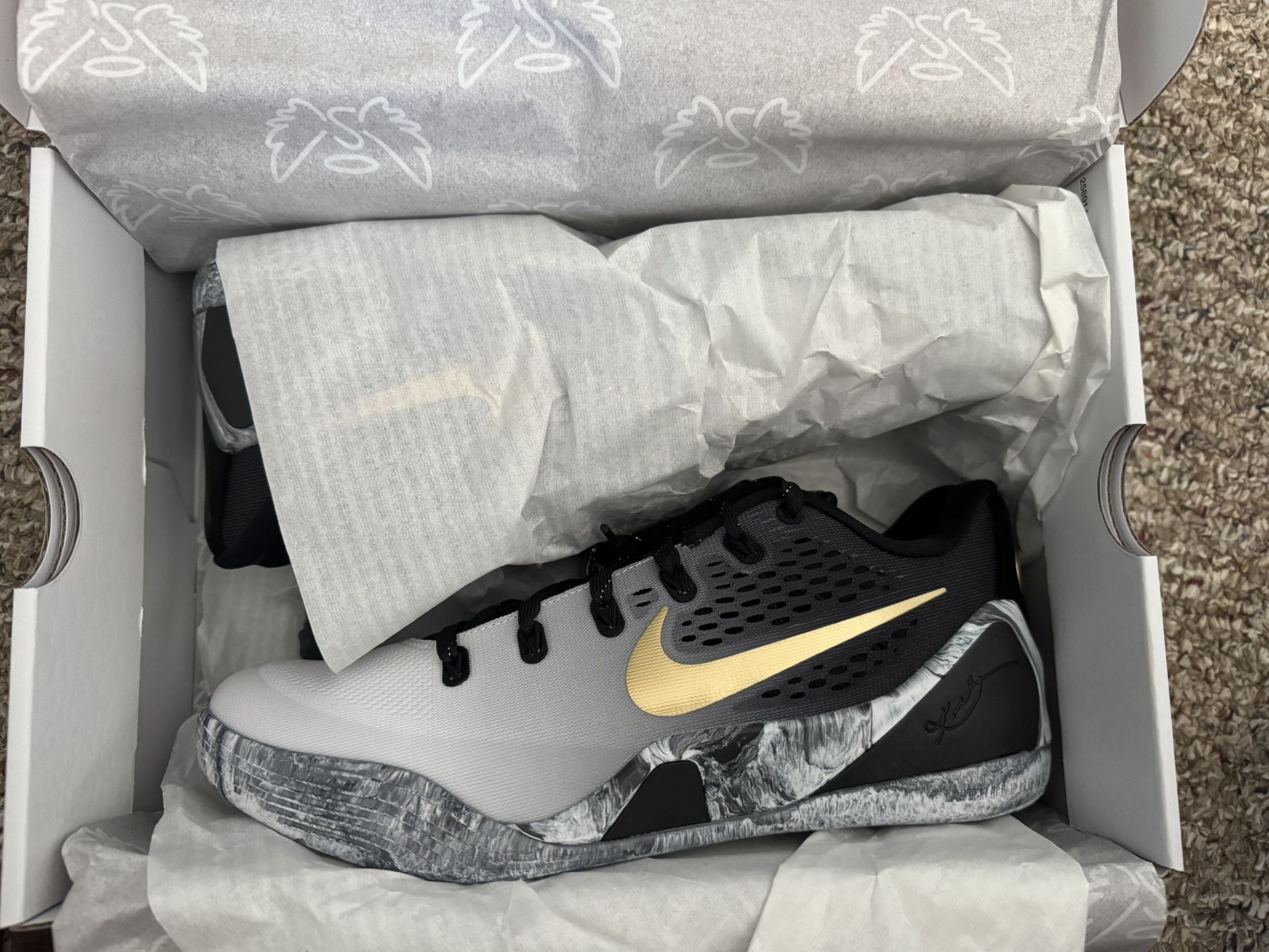 Nike Kobe 9 EM Low Protro Size 11