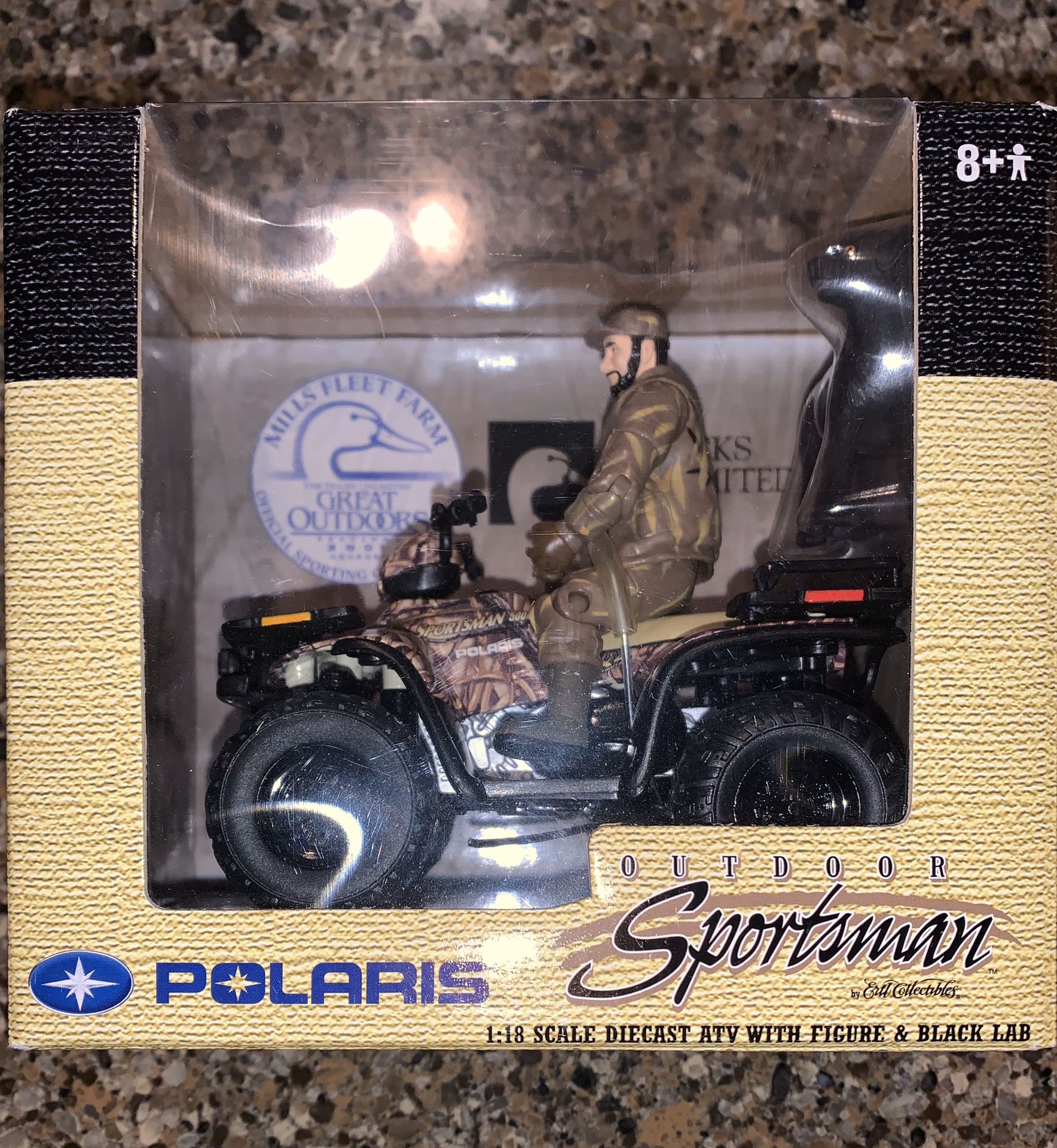 Polaris Outdoor Sportsman 1/18 Diecast ATV & Black Lab
