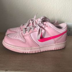 pink & hot pink nike dunks