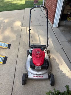 Honda self drive mulching mower