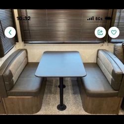 Rv Dinnete Booth