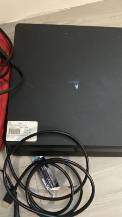 PS4 CONSOLE   NO CONTROLLER