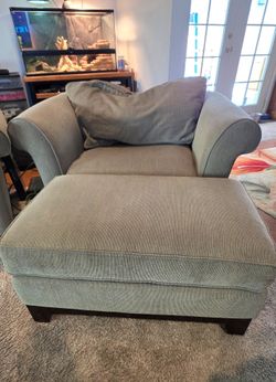 FREE Couch & Love Seat w/Ottoman!!