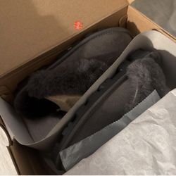 UGG Slipper Grey