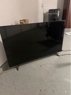 Hisense 58” 4K Roku Smart TV (Model 58R6E3) – For Parts or Repair