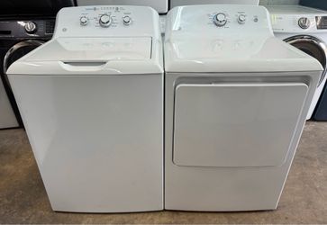 GE Washer And Dryer Set