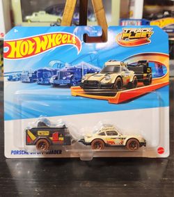 Hot Wheels Track Fleet Porsche 911 Off-Roader (First Edition)