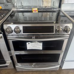 BRAND NEW SAMSUNG ELECTRIC STOVE 