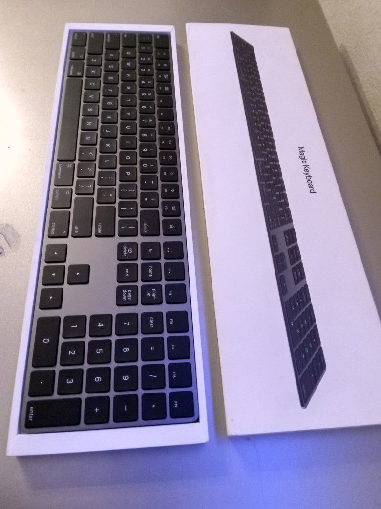 Apple Magic Keyboard with Numeric Keypad 