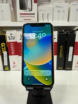 iPhone XR unlocked 64 GB with warranty