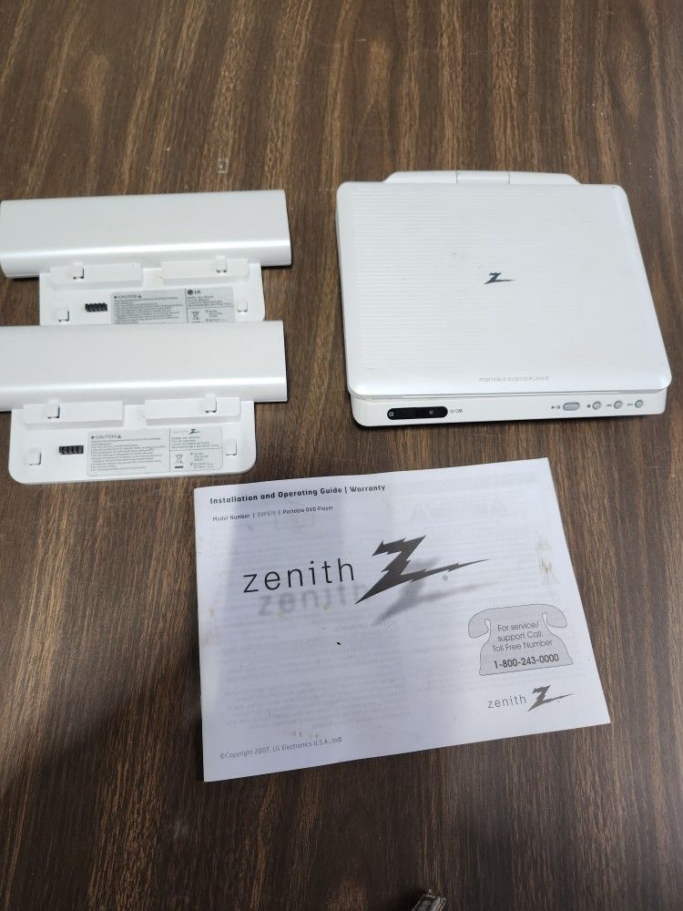 ZENITH PORTABLE DVD PLAYER WITH 2 BATTERIES