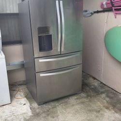 Whirlpool French Door Refrigerator – ¡Solo $350! (Excelente estado)