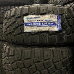LT 33/1250/17 Mud Terrain Set Of Tires