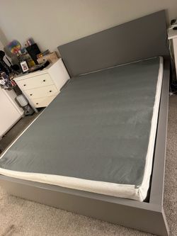 Queen size Grey platform bed