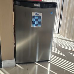 Danby Mini Fridge 