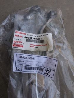 Toyota window regulator