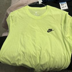 Nike T-shirts (various) Size: L