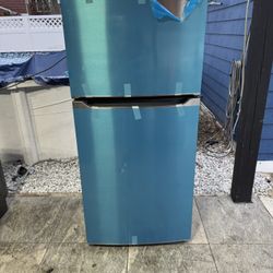 Frigidaire Refrigerator 30 X 66 Brand New One Receipt For 90 Days Warranty 