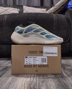 Adidas Yeezy 700 V3 "Kyanite" 