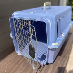 Animal Carrier. —  Crate