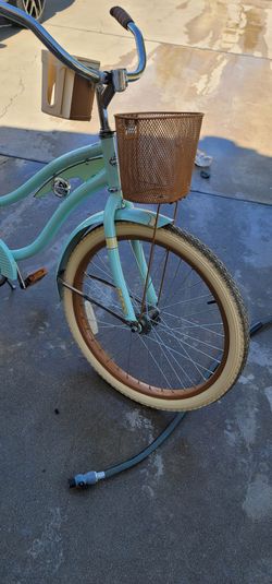24" Beach Cruiser In Excellent Condition ready to ride