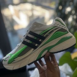 Adidas Adistar Jellyfish Green - Size 11