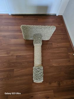 Cat scratch  good condition like new