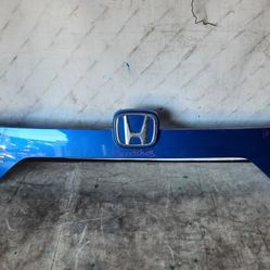 2019-2020 HONDA CIVIC REAR DECK TRUNK LID COVER PANEL TRIM MOLDING OEM #4334
