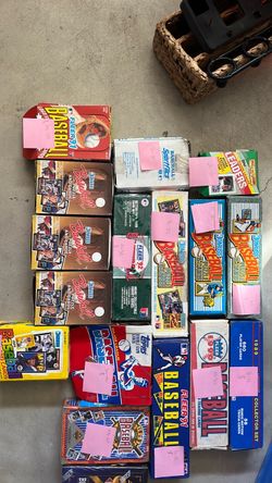 Large Lot of Vintage Baseball Cards