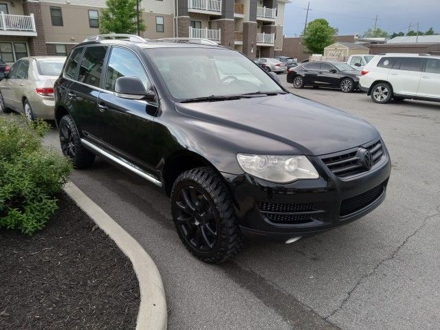 2008 Volkswagen Touareg 2