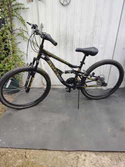 Mongoose Standoff Mountain Bike 26 In Bike