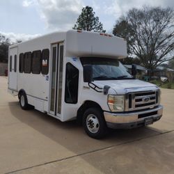 2011 Ford E-450