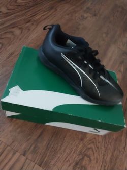 Kids Indoor Soccer Shoes