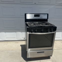 BLACK WHIRLPOOL GAS STOVE RANGE IN GOOD CONDITION 