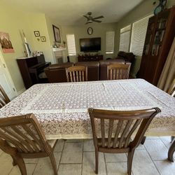 Dining Table And 6 Chairs 