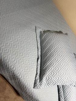 Light blue Quilted Bedspread with Pillow Shams