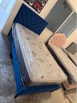 Twin size pillow top mattress